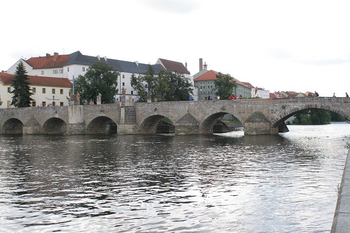 img00010.jpg